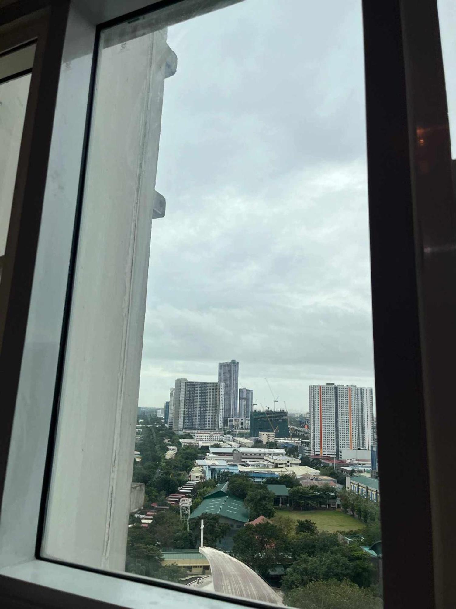 Beacon Makati Condo Free Pool Access Free Wifi 100Mbps & Free Netflix Manila Luaran gambar