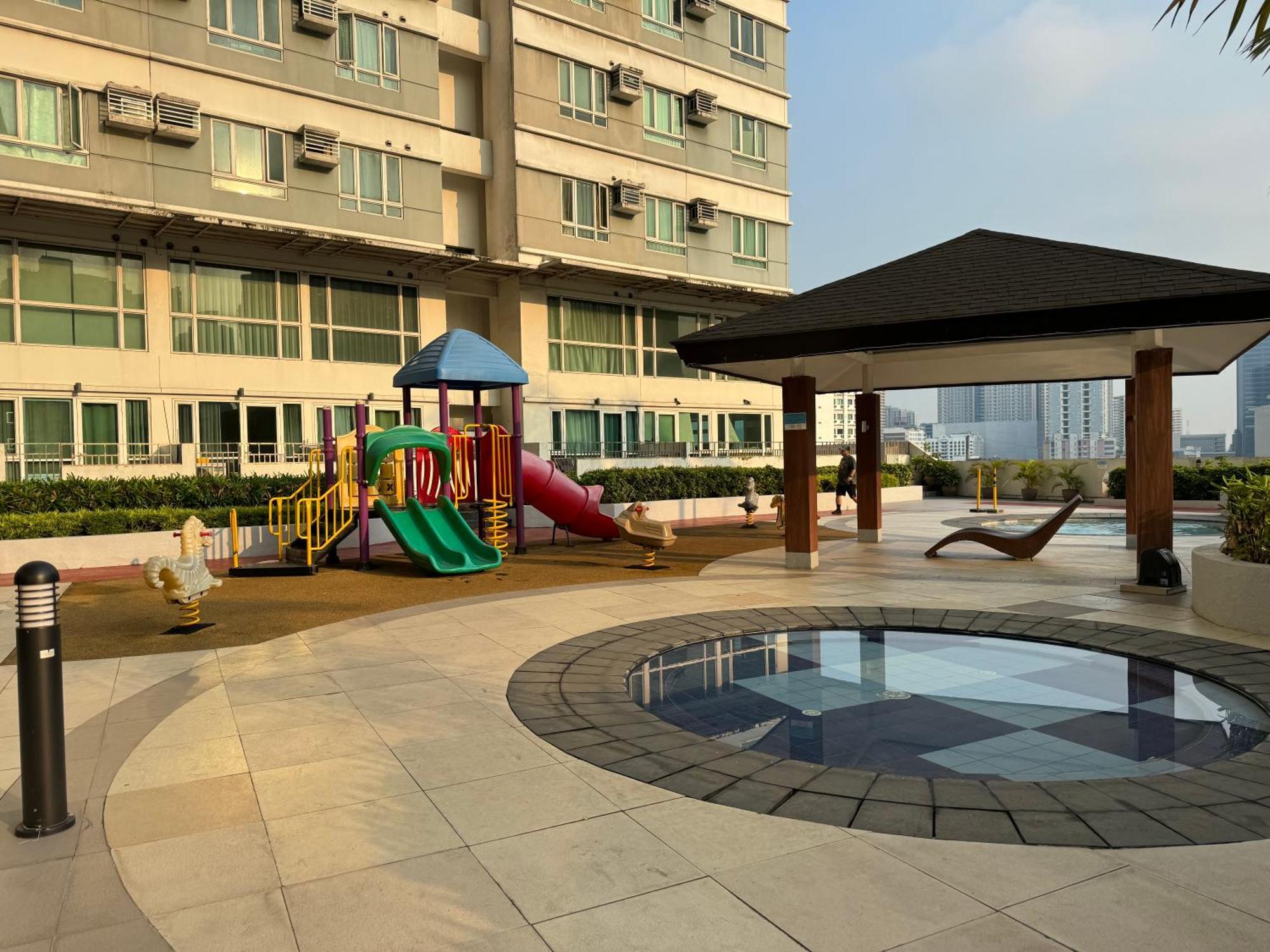 Beacon Makati Condo Free Pool Access Free Wifi 100Mbps & Free Netflix Manila Luaran gambar
